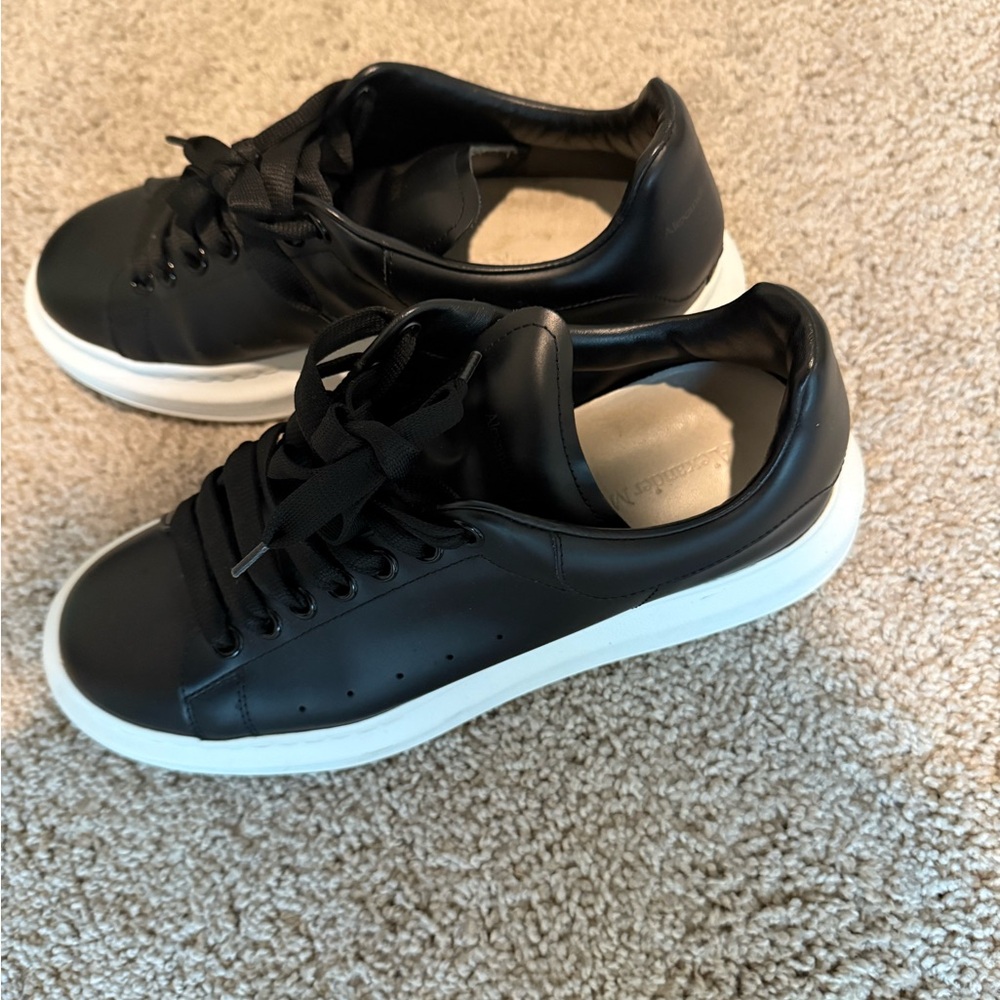 Classic Black Men's Sneakers
